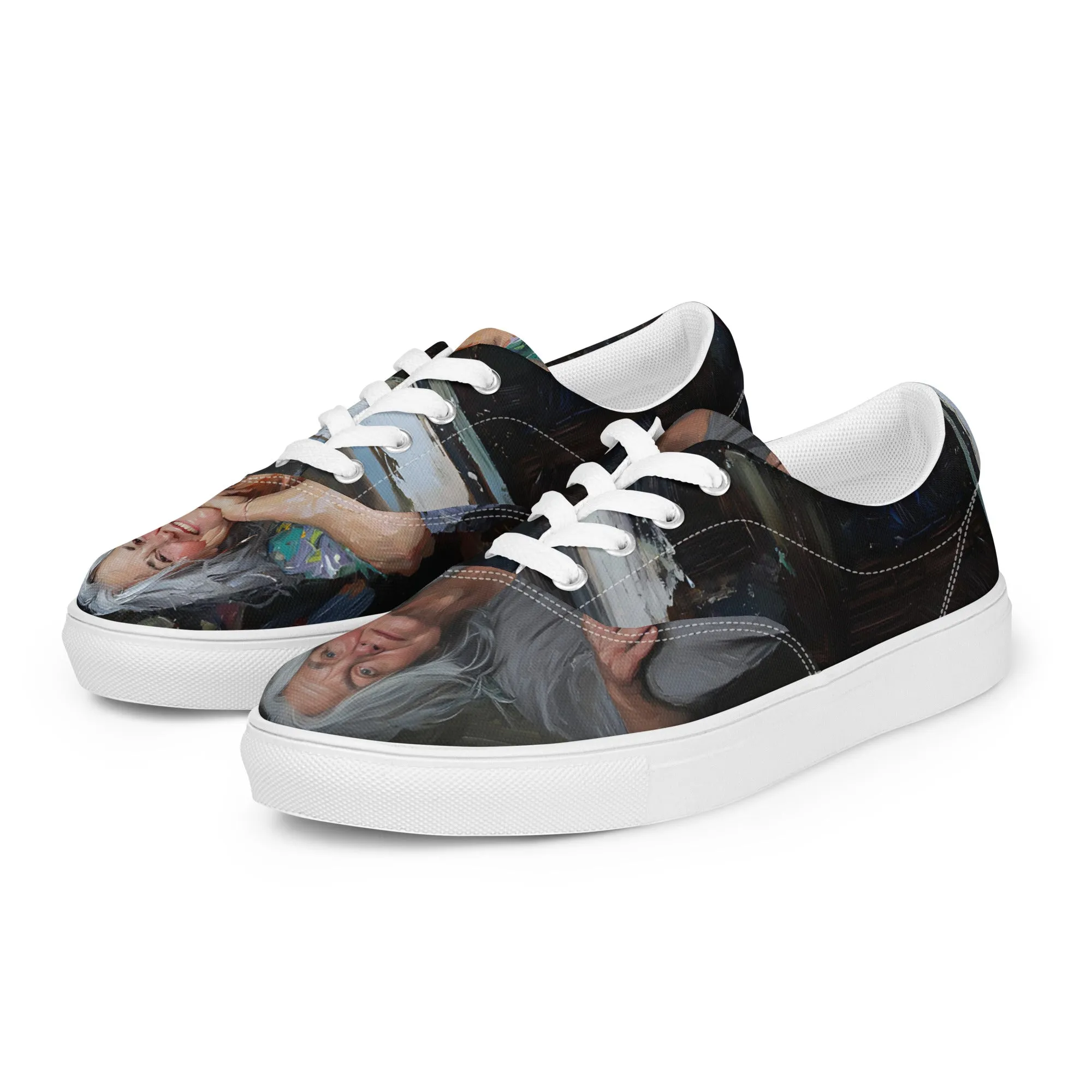 Women’s lace-up canvas shoes